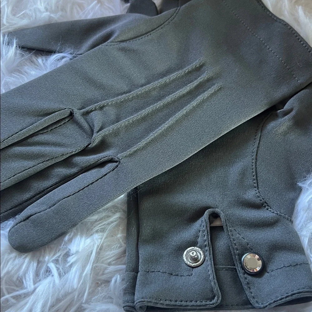 Swarovski Crystal Embellished Grey Gloves NWOT
